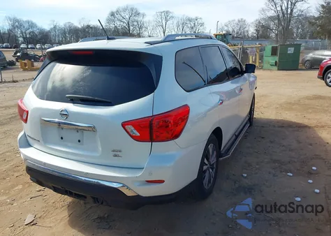 2017 Nissan Pathfinder Sl z USA, uszkodzony, nr VIN 5N1DR2MM8HC901820